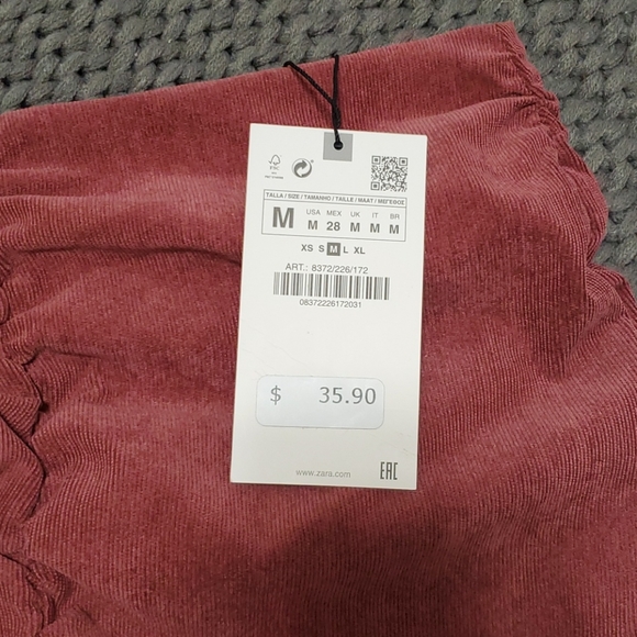 Zara Ruched Rose Ruched Miniskirt - Picture 2 of 5